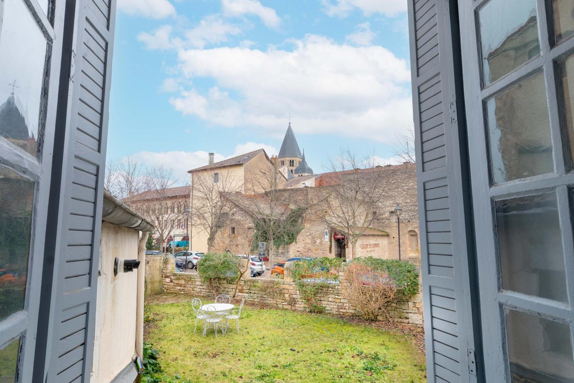 Cabana & La Place De L'Abbaye - Centre-Ville, Jardin 클뤼니 외부 사진